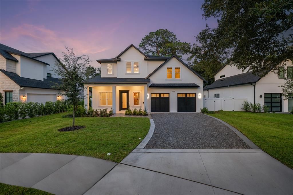 En Venta: $1,900,000 (4 camas, 3 baños, 2950 Pies cuadrados)