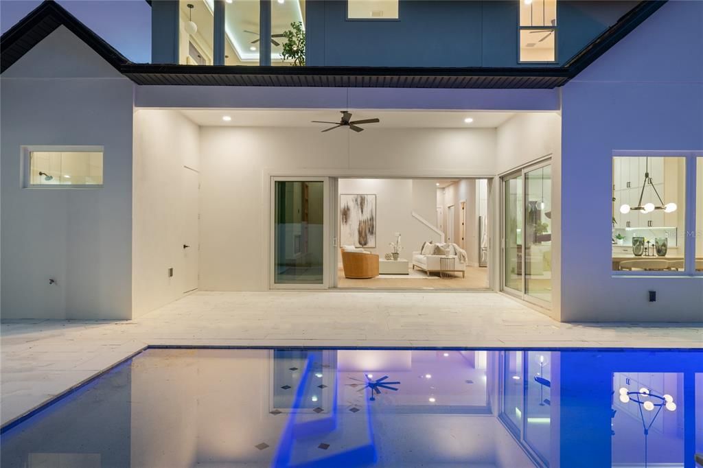 En Venta: $1,900,000 (4 camas, 3 baños, 2950 Pies cuadrados)