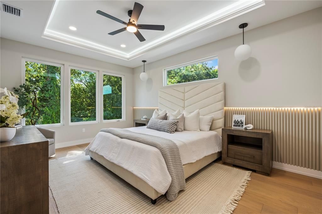En Venta: $1,900,000 (4 camas, 3 baños, 2950 Pies cuadrados)