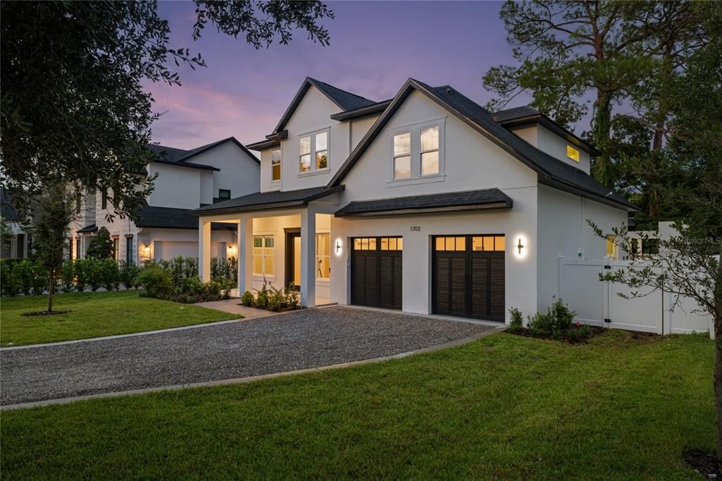 En Venta: $1,900,000 (4 camas, 3 baños, 2950 Pies cuadrados)
