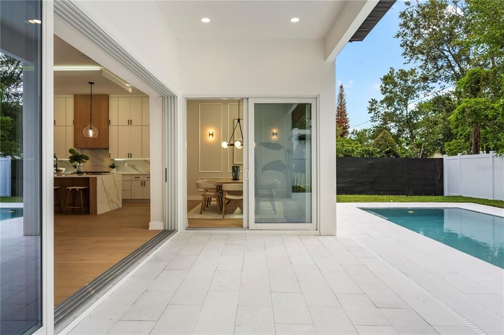 En Venta: $1,900,000 (4 camas, 3 baños, 2950 Pies cuadrados)