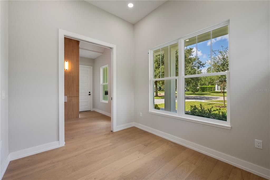 En Venta: $1,900,000 (4 camas, 3 baños, 2950 Pies cuadrados)