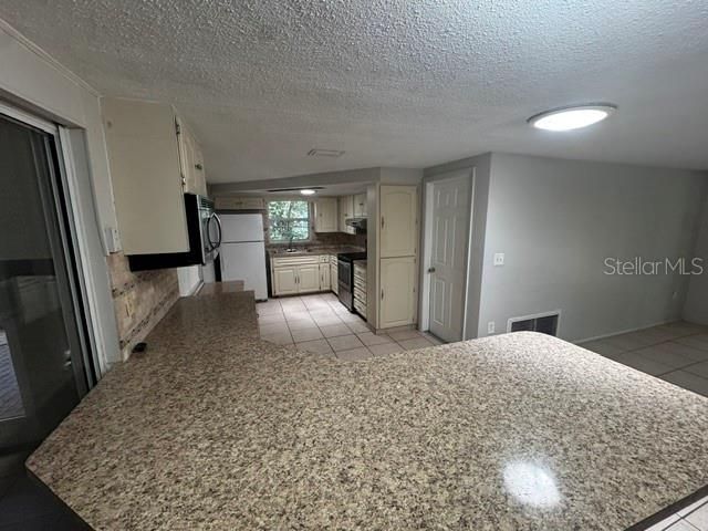 For Rent: $1,595 (2 beds, 2 baths, 1136 Square Feet)