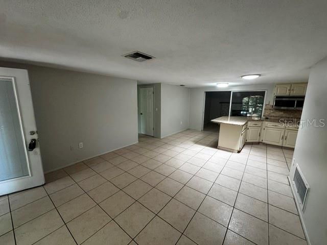 For Rent: $1,595 (2 beds, 2 baths, 1136 Square Feet)