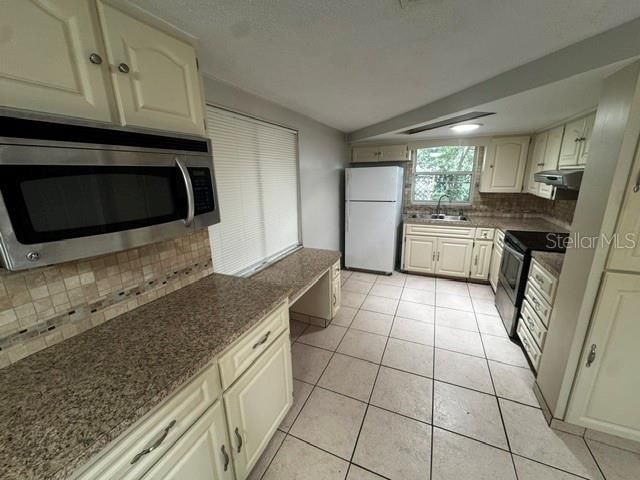 For Rent: $1,595 (2 beds, 2 baths, 1136 Square Feet)