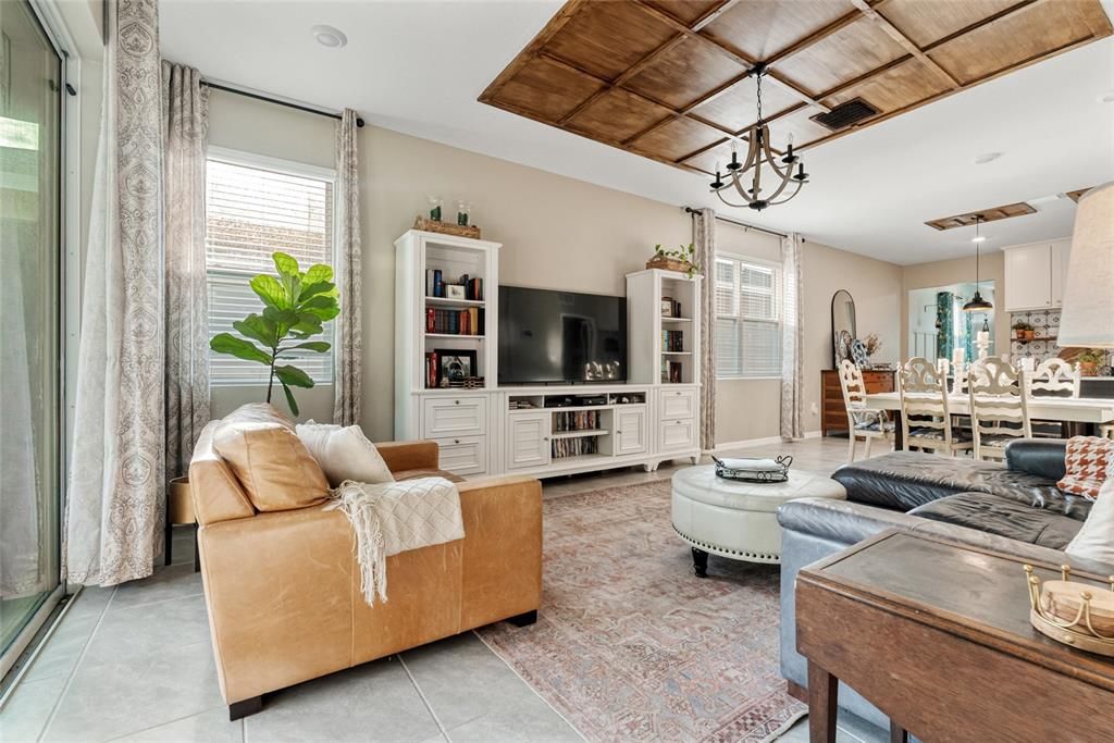 For Sale: $300,000 (3 beds, 2 baths, 1610 Square Feet)