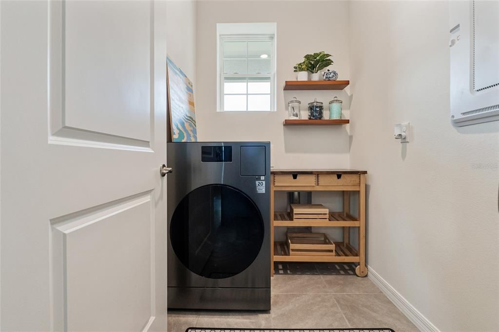 For Sale: $300,000 (3 beds, 2 baths, 1610 Square Feet)