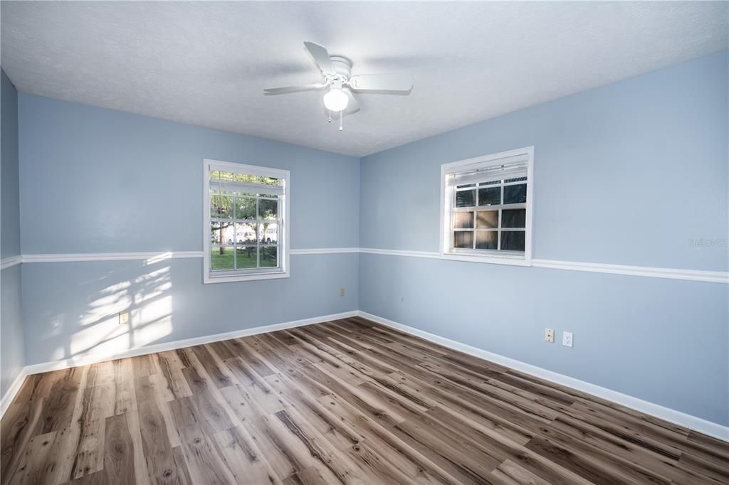 For Sale: $399,900 (3 beds, 2 baths, 1923 Square Feet)