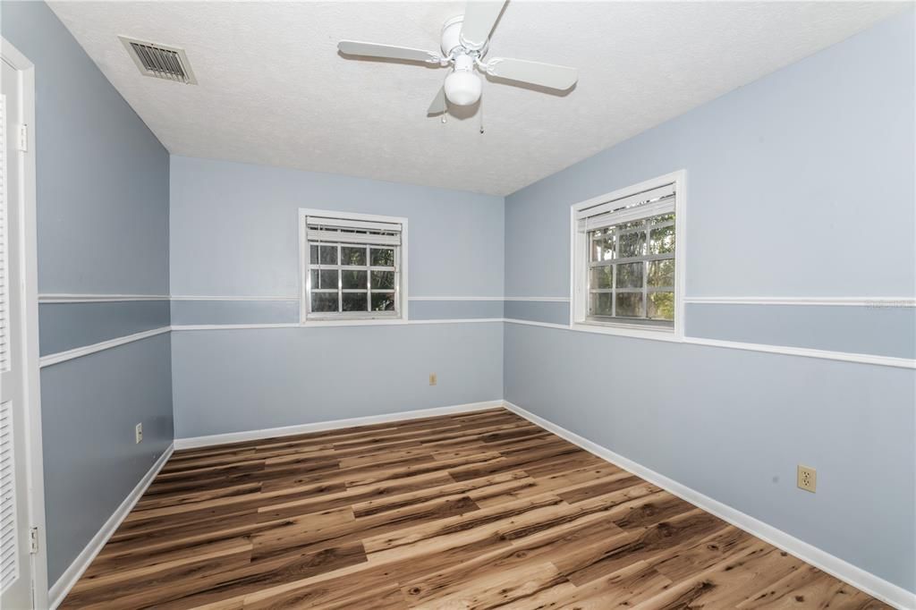 For Sale: $399,900 (3 beds, 2 baths, 1923 Square Feet)