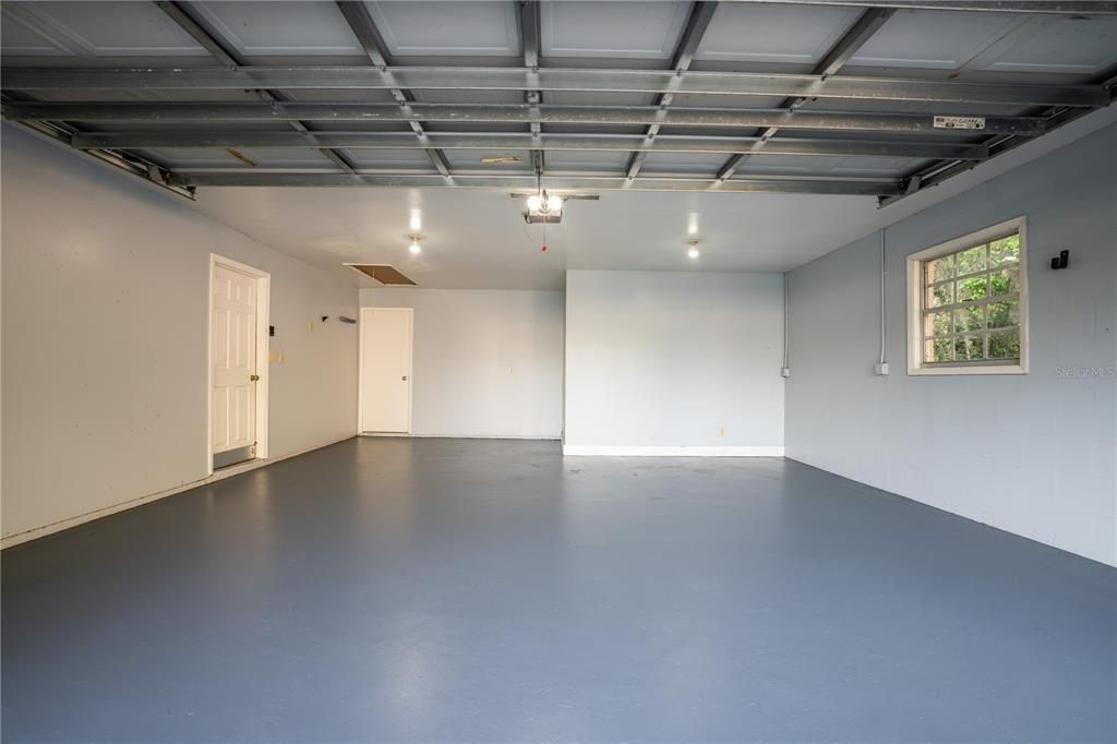 For Sale: $399,900 (3 beds, 2 baths, 1923 Square Feet)