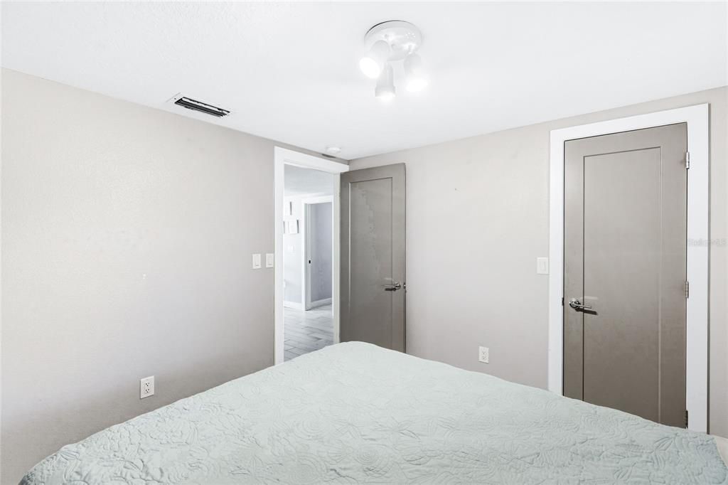 For Sale: $375,000 (3 beds, 2 baths, 1036 Square Feet)