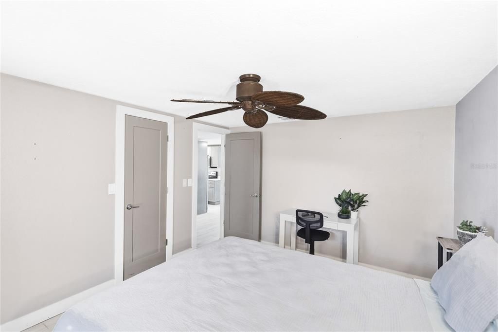 For Sale: $375,000 (3 beds, 2 baths, 1036 Square Feet)