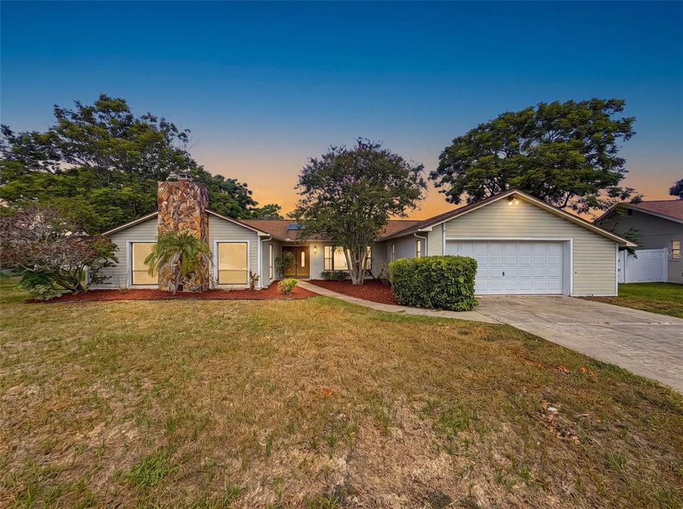En Venta: $335,000 (3 camas, 2 baños, 1988 Pies cuadrados)