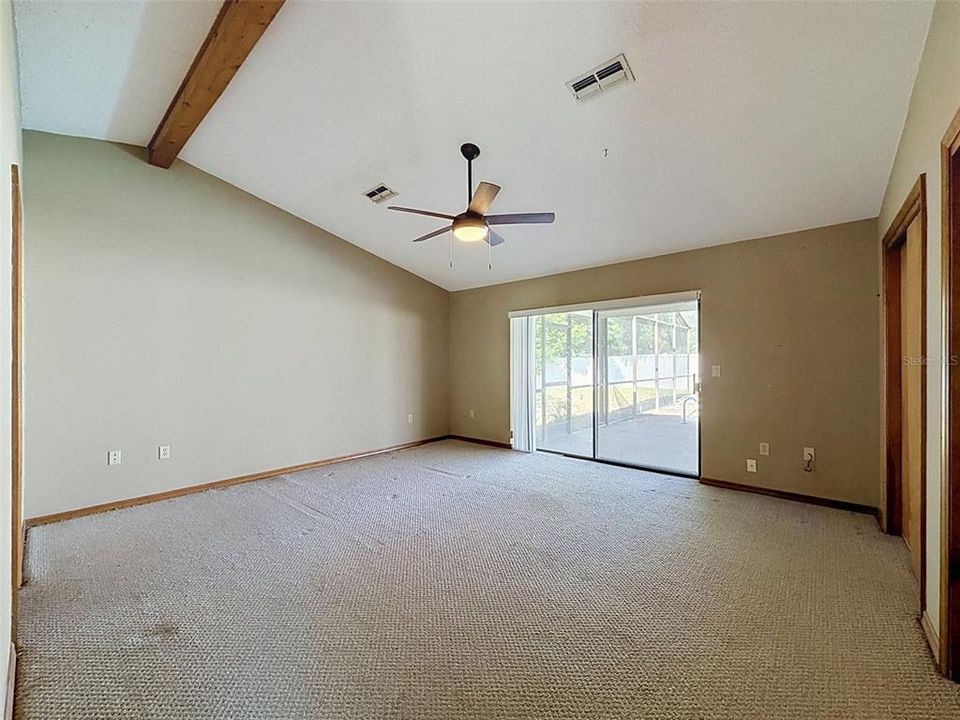En Venta: $335,000 (3 camas, 2 baños, 1988 Pies cuadrados)