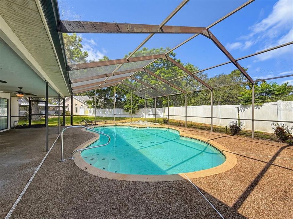 En Venta: $335,000 (3 camas, 2 baños, 1988 Pies cuadrados)
