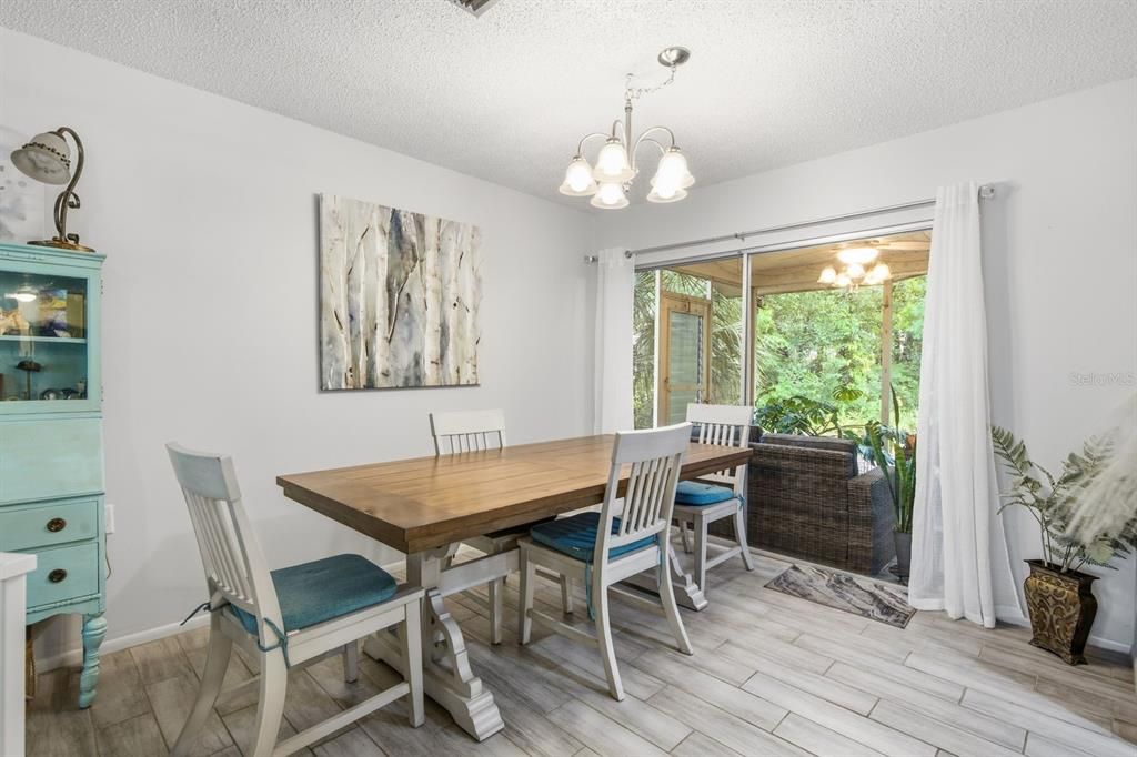En Venta: $250,000 (2 camas, 2 baños, 1467 Pies cuadrados)