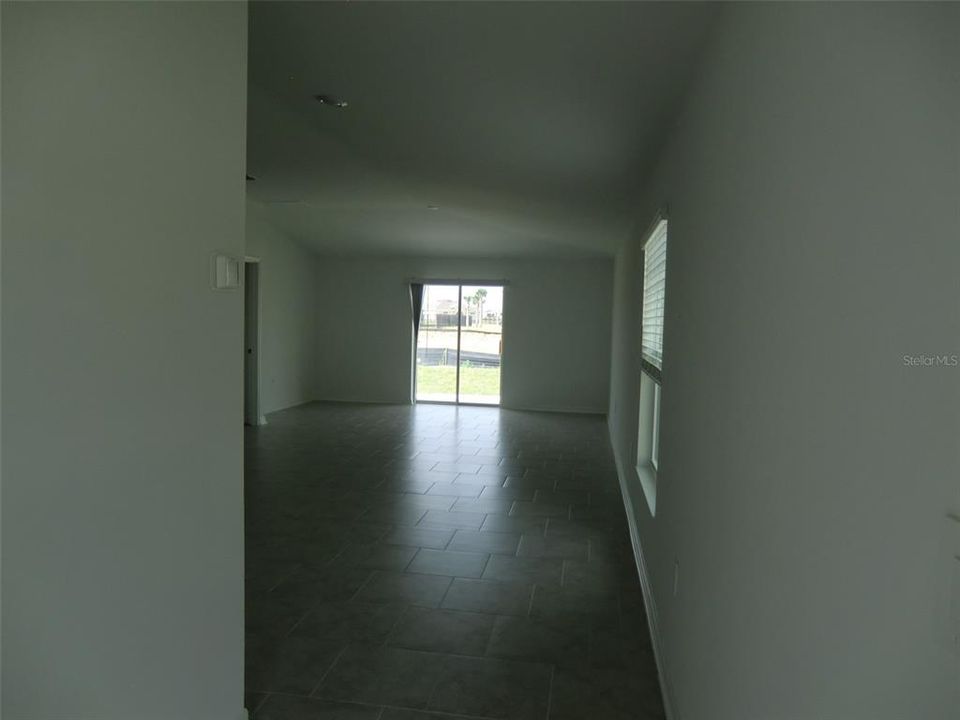В аренду: $2,200 (4 спален, 2 ванн, 1821 Квадратных фут)