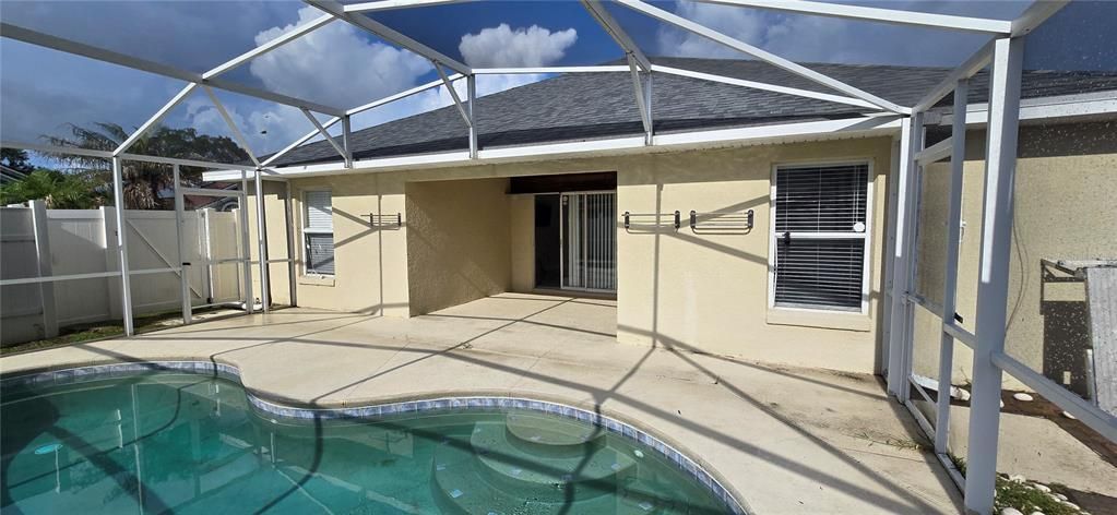 En Renta: $2,800 (4 camas, 3 baños, 1729 Pies cuadrados)