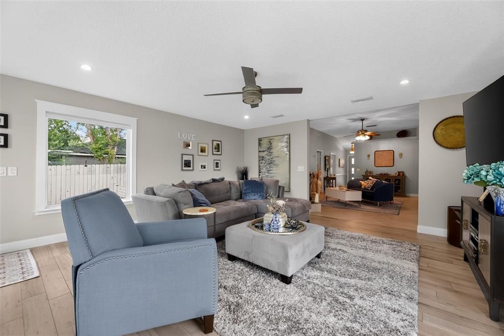 For Sale: $419,000 (3 beds, 2 baths, 1792 Square Feet)