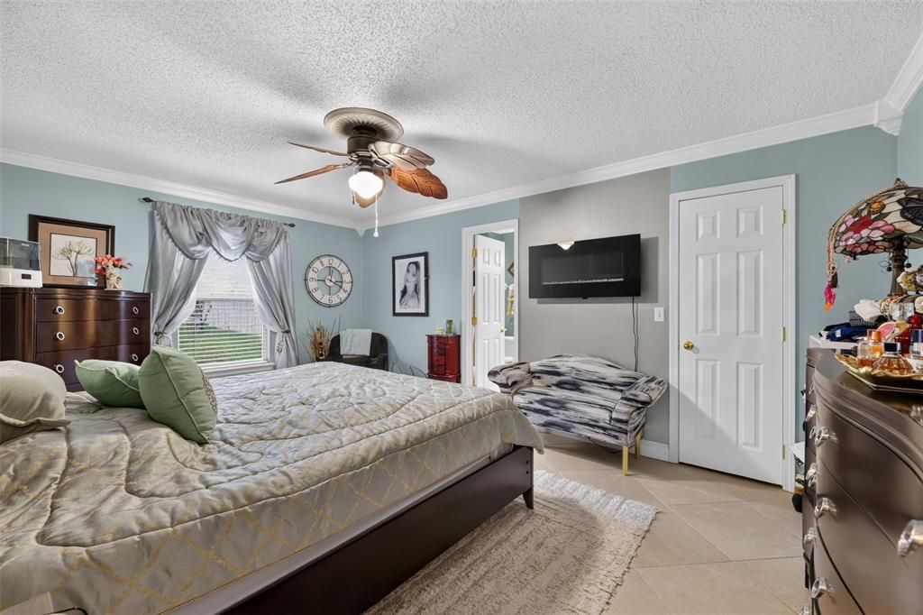 For Sale: $419,000 (3 beds, 2 baths, 1792 Square Feet)