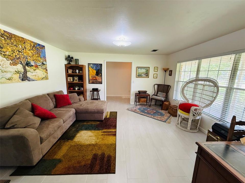 For Sale: $399,000 (3 beds, 2 baths, 1872 Square Feet)