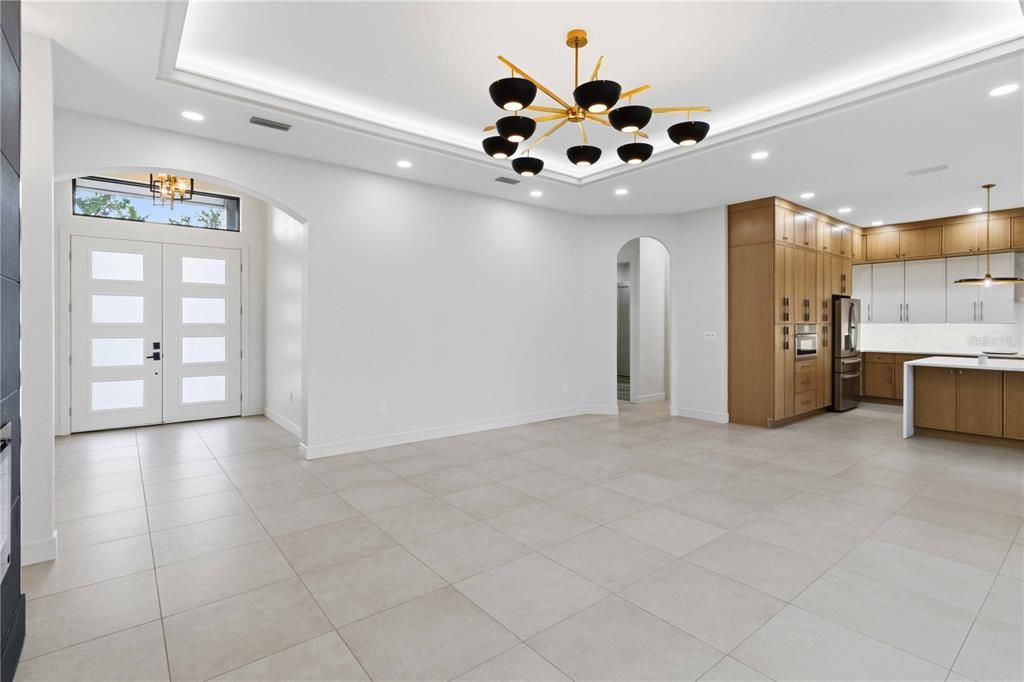 En Venta: $775,000 (3 camas, 3 baños, 2526 Pies cuadrados)