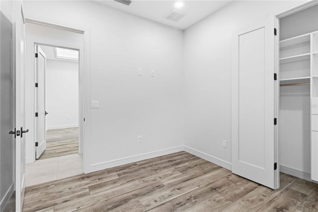 En Venta: $775,000 (3 camas, 3 baños, 2526 Pies cuadrados)