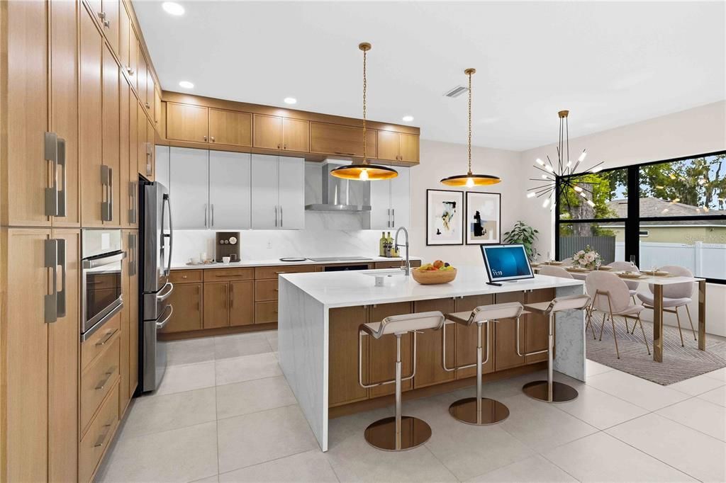 En Venta: $775,000 (3 camas, 3 baños, 2526 Pies cuadrados)