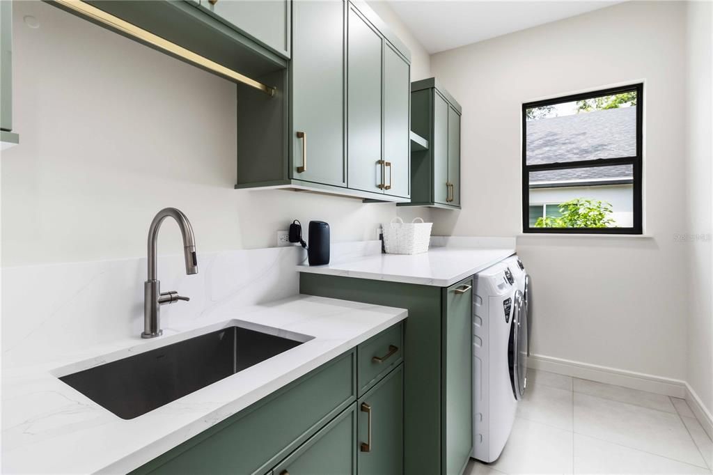En Venta: $775,000 (3 camas, 3 baños, 2526 Pies cuadrados)