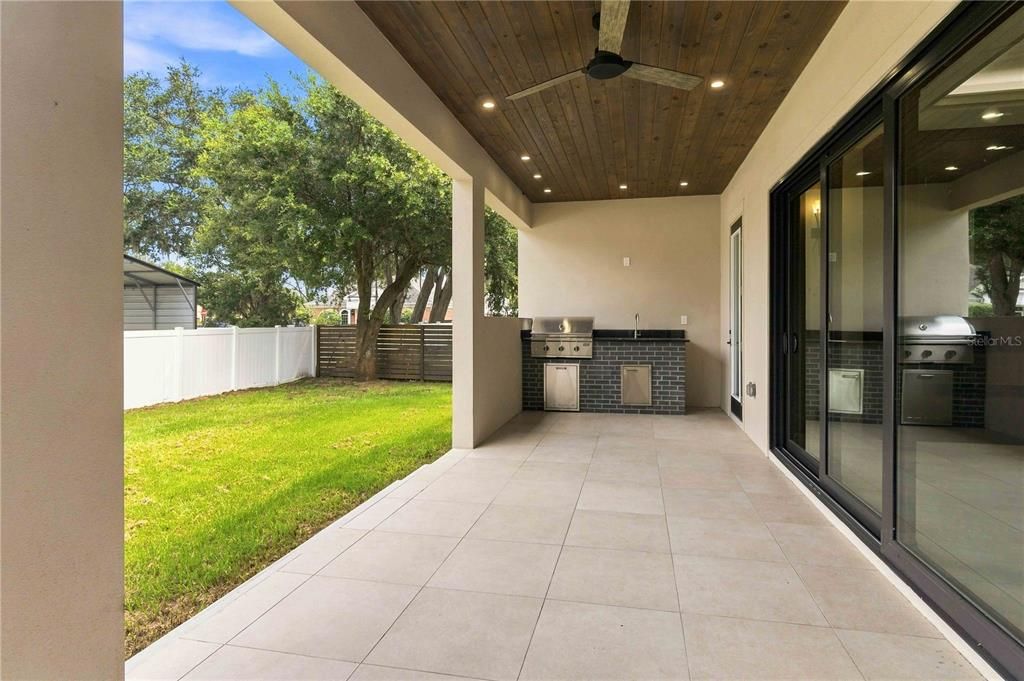 En Venta: $775,000 (3 camas, 3 baños, 2526 Pies cuadrados)
