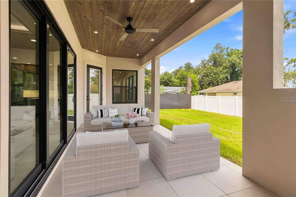 En Venta: $775,000 (3 camas, 3 baños, 2526 Pies cuadrados)