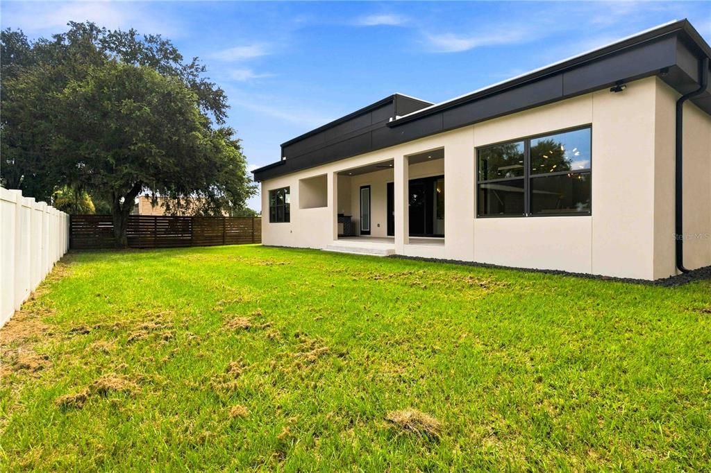 En Venta: $775,000 (3 camas, 3 baños, 2526 Pies cuadrados)