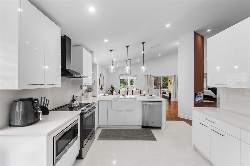 For Sale: $544,999 (3 beds, 2 baths, 1551 Square Feet)