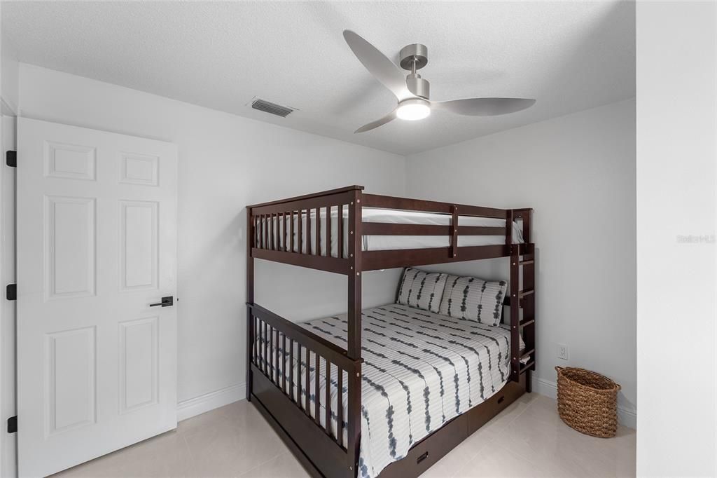 For Sale: $544,999 (3 beds, 2 baths, 1551 Square Feet)