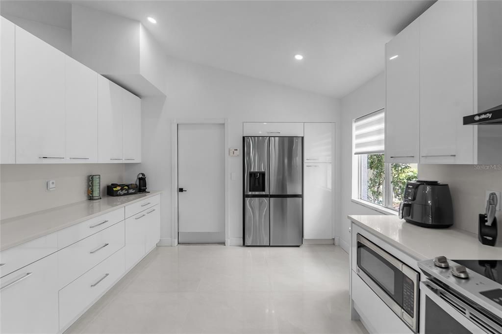 For Sale: $544,999 (3 beds, 2 baths, 1551 Square Feet)