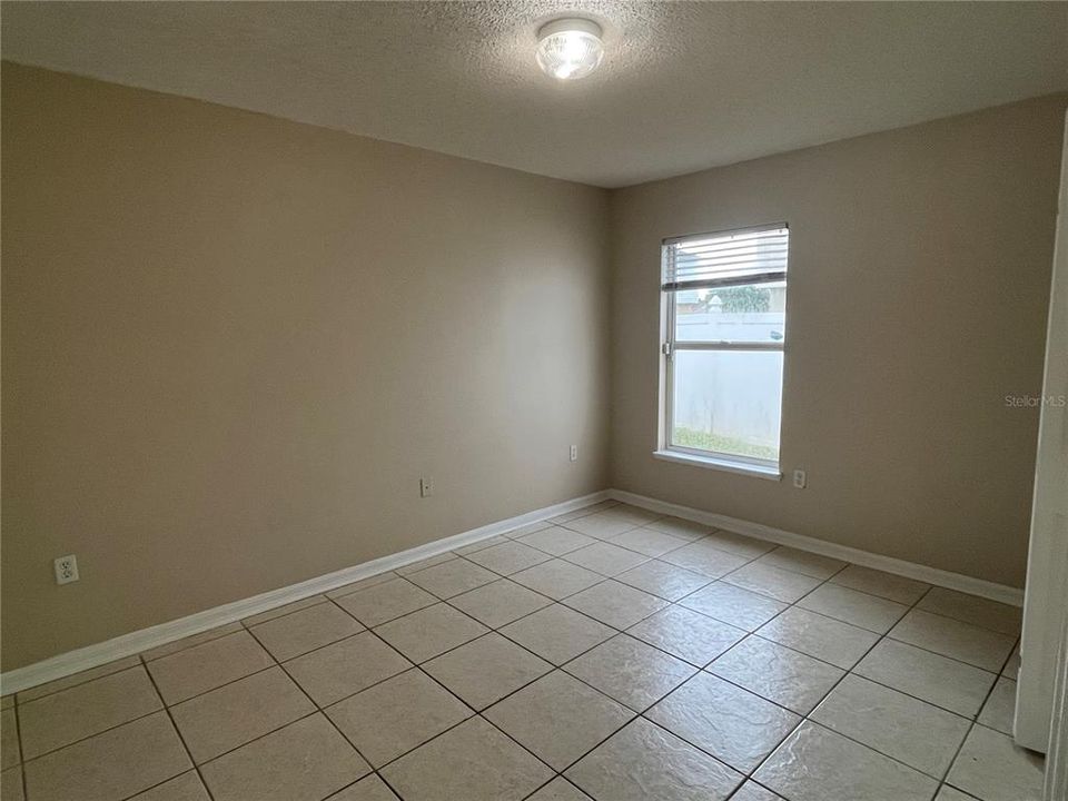 For Rent: $2,325 (3 beds, 2 baths, 1874 Square Feet)