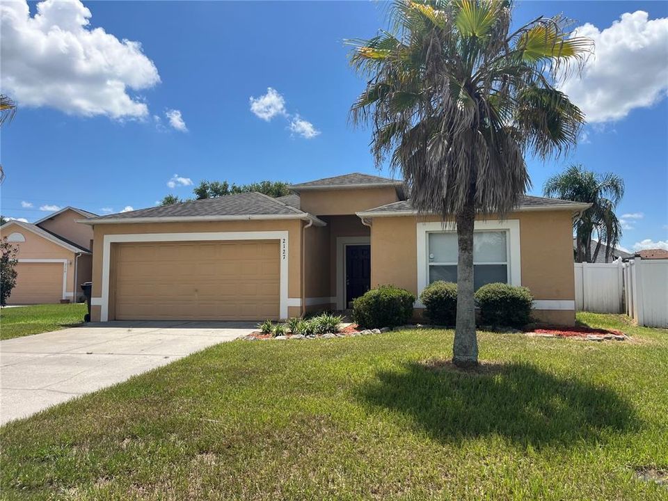 For Rent: $2,325 (3 beds, 2 baths, 1874 Square Feet)