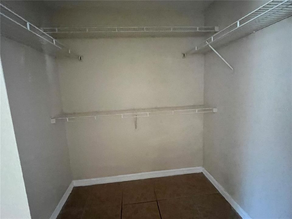 For Rent: $2,325 (3 beds, 2 baths, 1874 Square Feet)