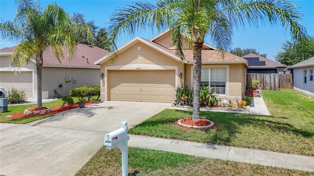 For Sale: $349,900 (3 beds, 2 baths, 1400 Square Feet)
