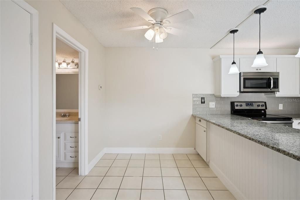 En Venta: $359,000 (2 camas, 2 baños, 1328 Pies cuadrados)