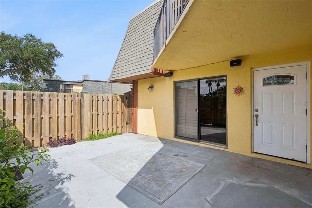 En Venta: $359,000 (2 camas, 2 baños, 1328 Pies cuadrados)