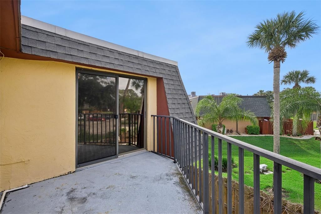En Venta: $359,000 (2 camas, 2 baños, 1328 Pies cuadrados)