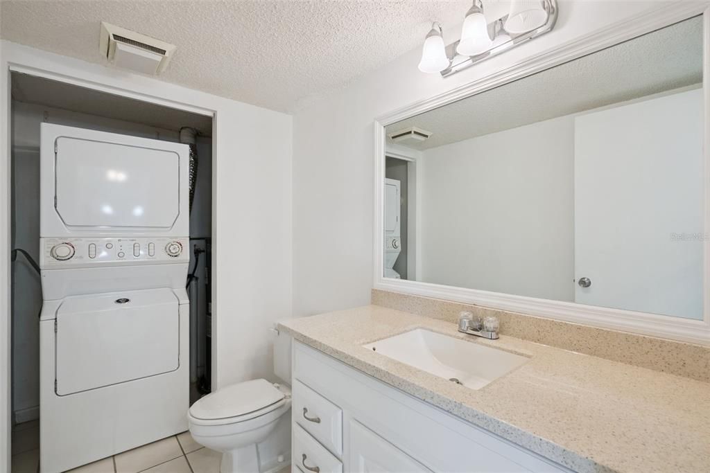 En Venta: $359,000 (2 camas, 2 baños, 1328 Pies cuadrados)
