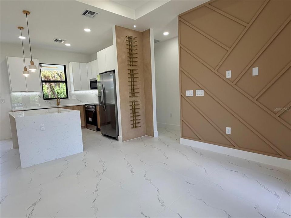 На продажу: $339,900 (4 спален, 2 ванн, 1392 Квадратных фут)