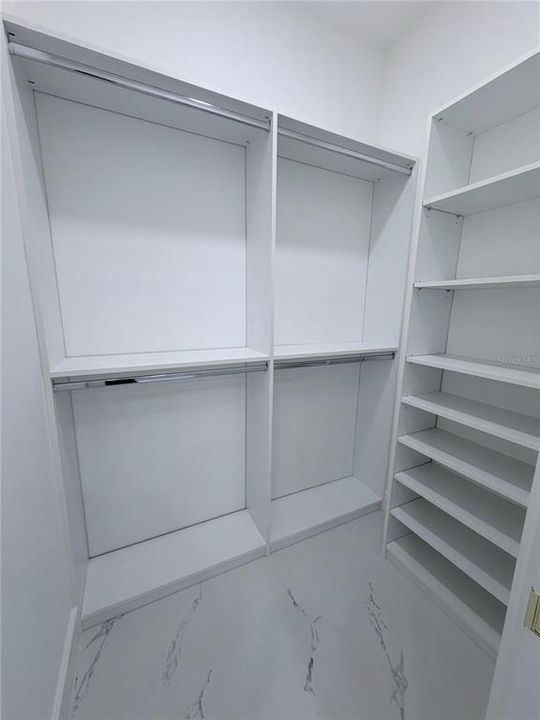 На продажу: $339,900 (4 спален, 2 ванн, 1392 Квадратных фут)