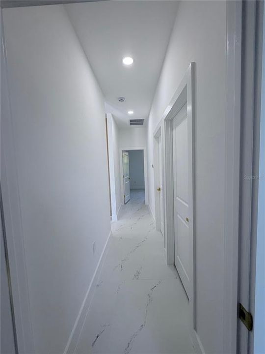 На продажу: $339,900 (4 спален, 2 ванн, 1392 Квадратных фут)