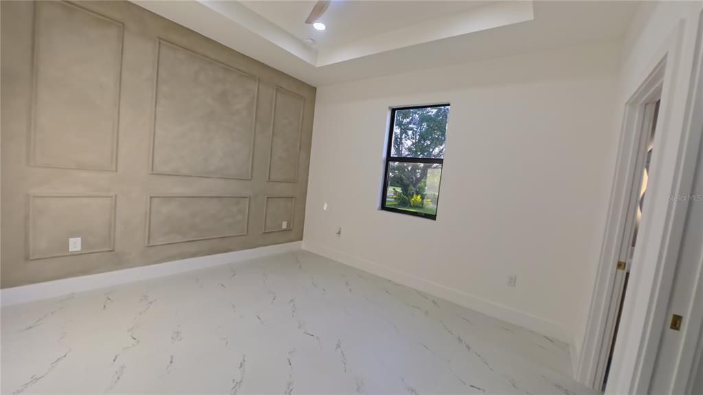 На продажу: $339,900 (4 спален, 2 ванн, 1392 Квадратных фут)