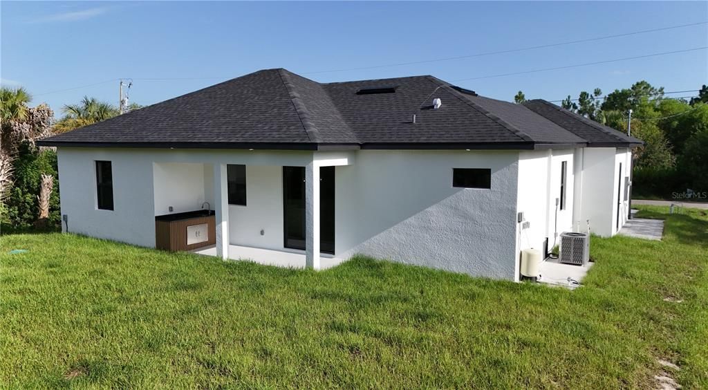 На продажу: $339,900 (4 спален, 2 ванн, 1392 Квадратных фут)