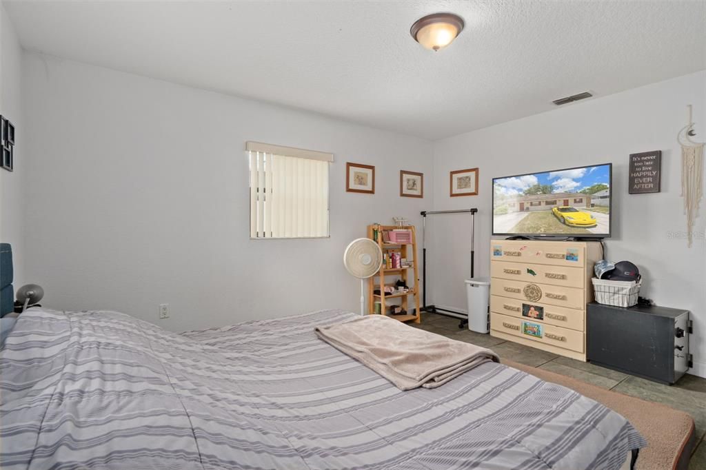 En Venta: $365,000 (4 camas, 0 baños, 2166 Pies cuadrados)