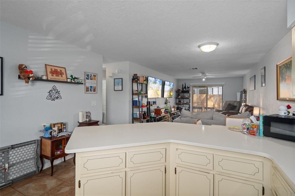 En Venta: $365,000 (4 camas, 0 baños, 2166 Pies cuadrados)